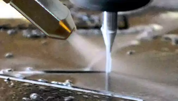 MQL nozzle spraying mist
