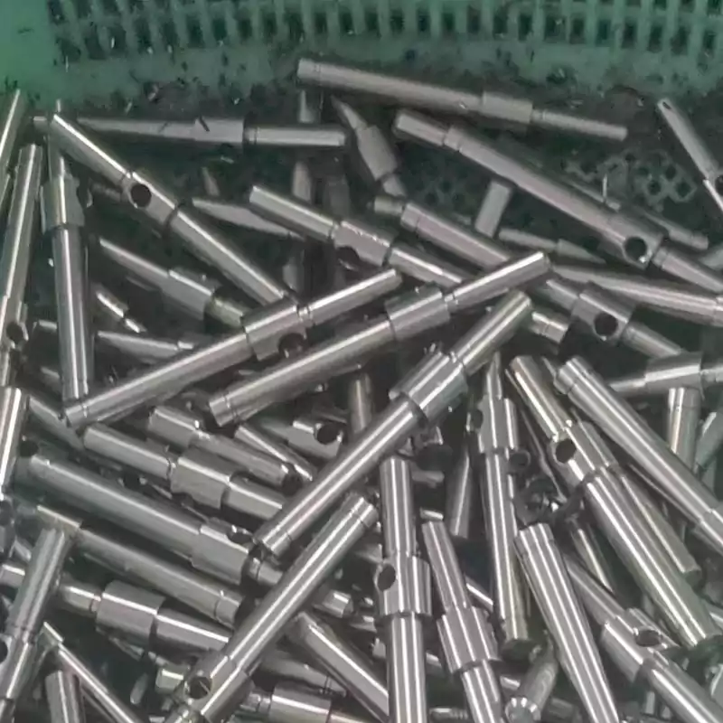 Machining of Slender Stainless Steel Threaded Shafts